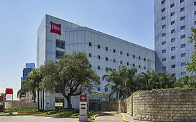 Ibis Monterrey Valle